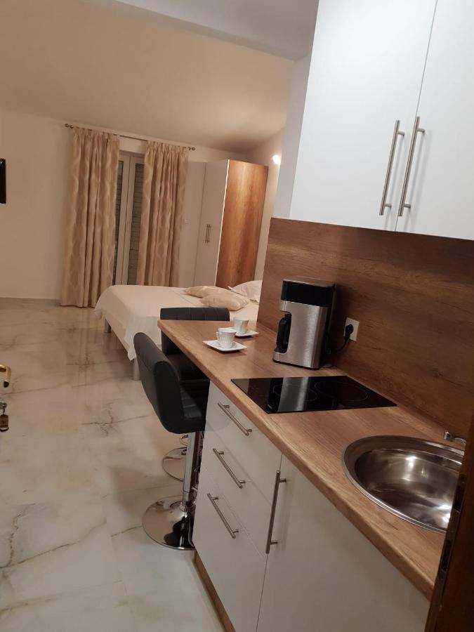Apartment Miskovic Makarska Bagian luar foto