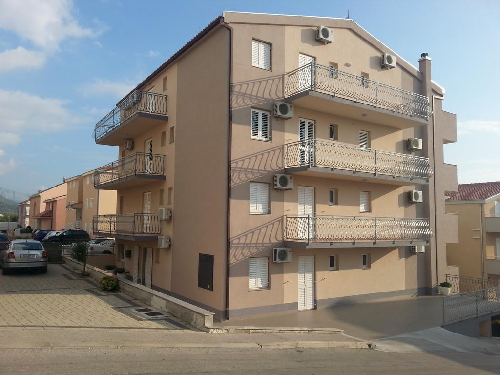 Apartment Miskovic Makarska Bagian luar foto