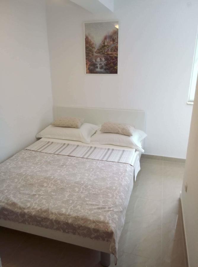 Apartment Miskovic Makarska Bagian luar foto