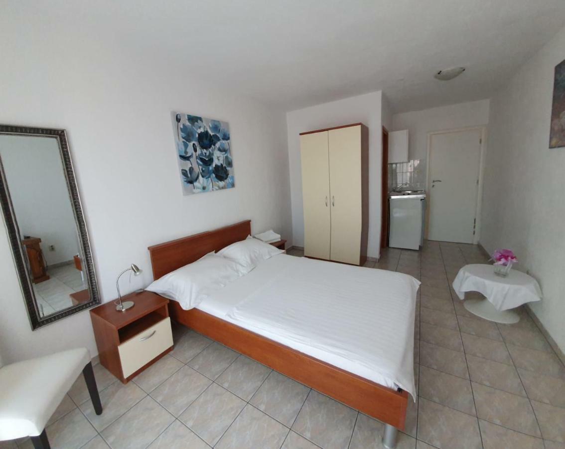 Apartment Miskovic Makarska Bagian luar foto