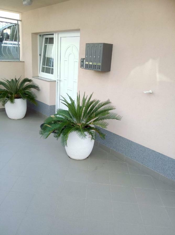 Apartment Miskovic Makarska Bagian luar foto